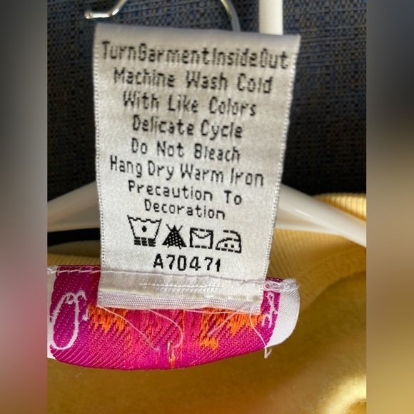 Quacker Factory Yellow Sweatshirt Make a Splash Size Medium Like New - Picture 7 of 9